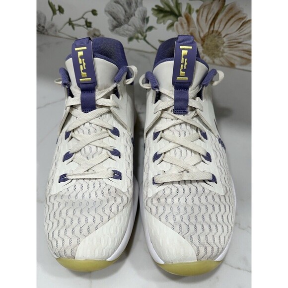 Nike LeBron Witness 5 Summit White Metallic Bronze CQ9380-102 SIZE 8 Air Zoom - Picture 1 of 8